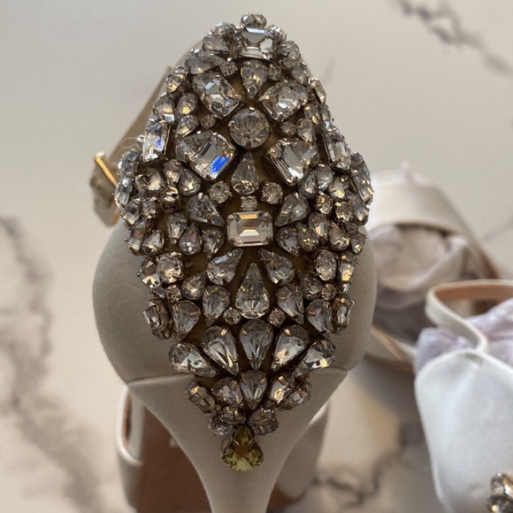 Badgley Mischka Gene White Satin with Rhinestone Detailing Wedding Bridal Heel - Picture 5 of 15